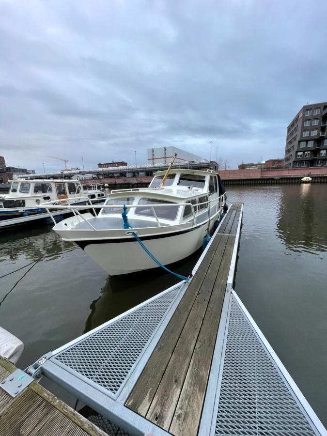 Suesses Motorboot - Bremen Ueberseestadt Exterior foto