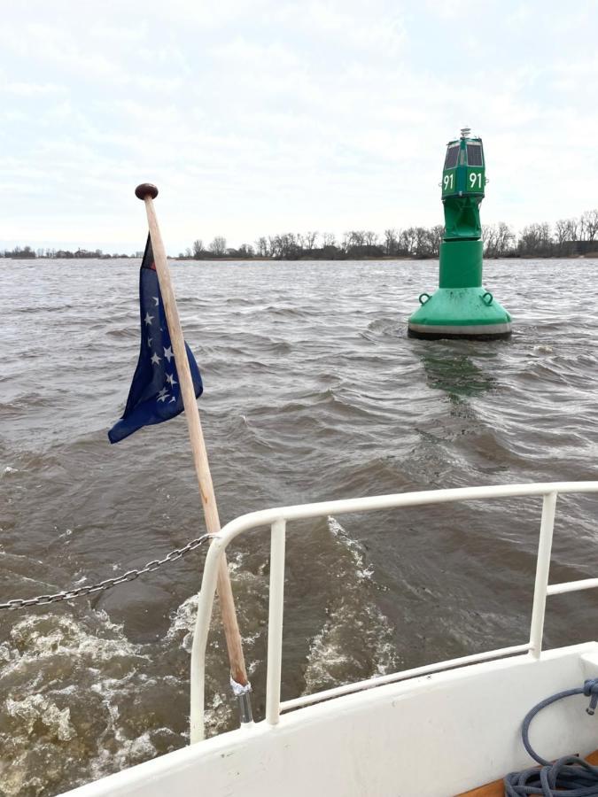 Suesses Motorboot - Bremen Ueberseestadt Exterior foto