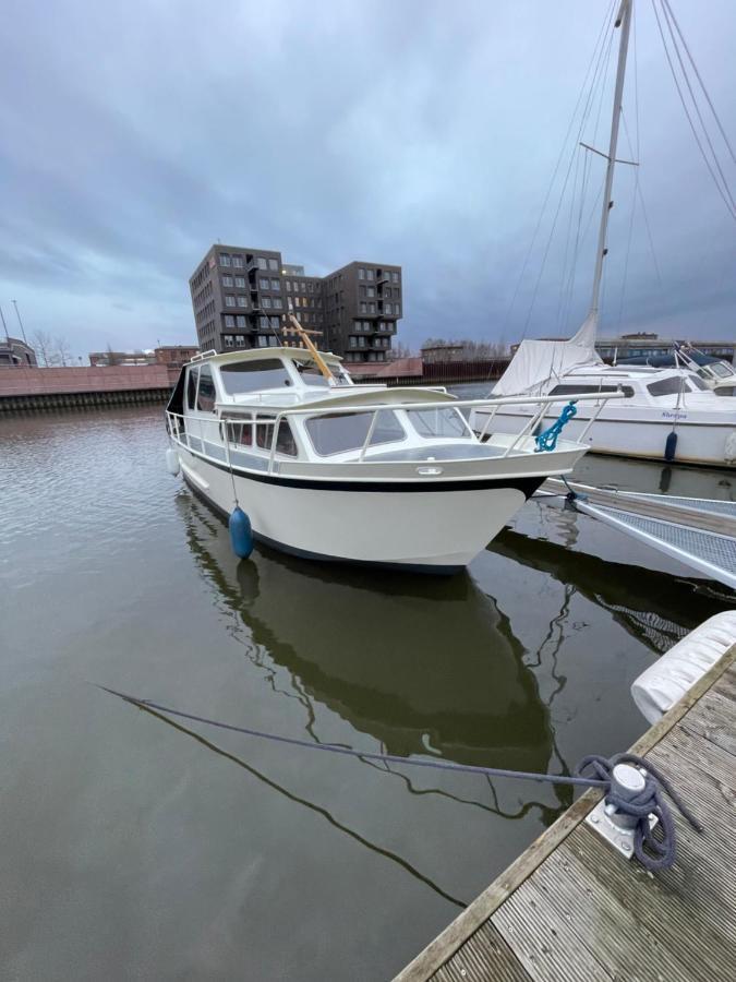 Suesses Motorboot - Bremen Ueberseestadt Exterior foto